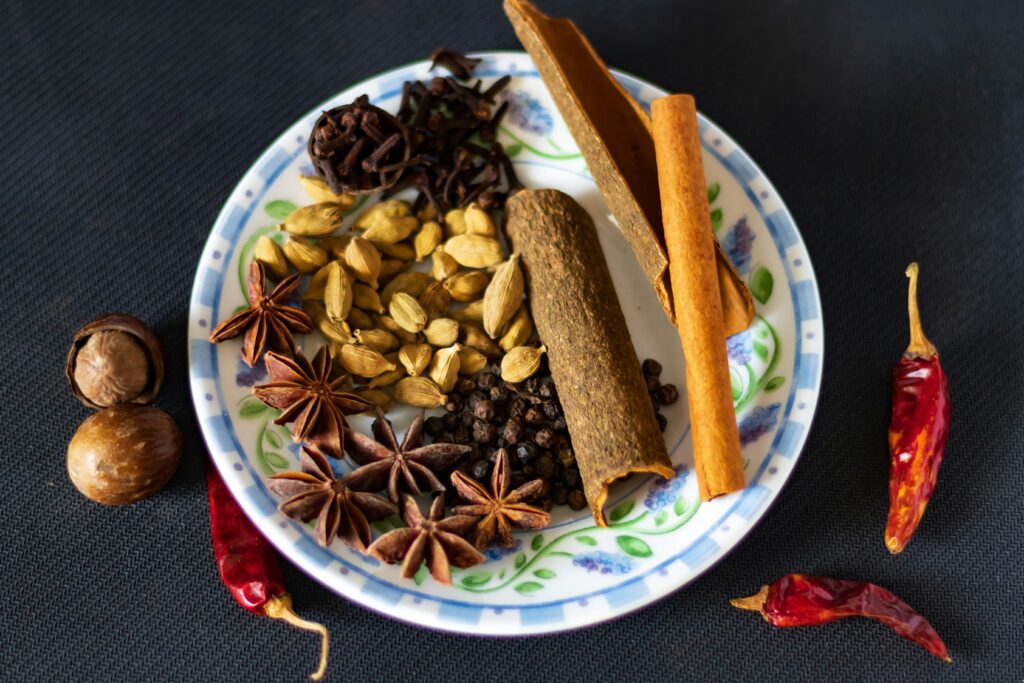 cengkeh, cinnamon, cloves, cardamom, kayu manis